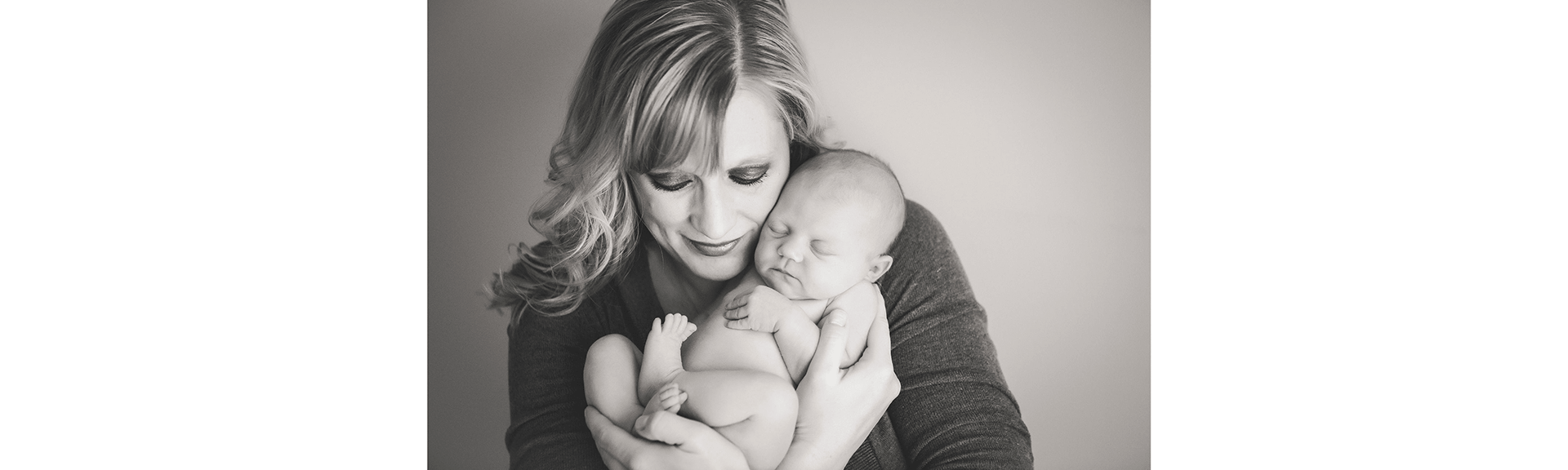 Inside the Studio of a Newborn Photographer: 5 Essential Newborn Set-Ups