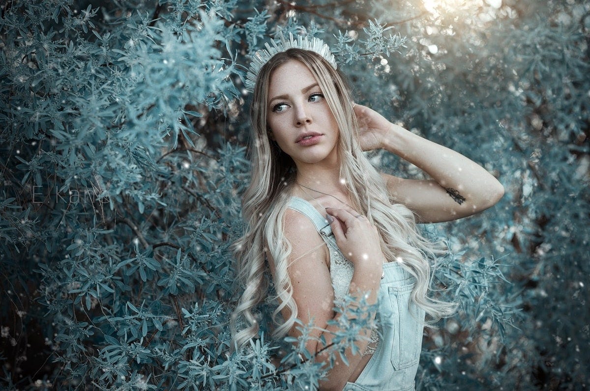 How to Incorporate Props in Portrait Photography